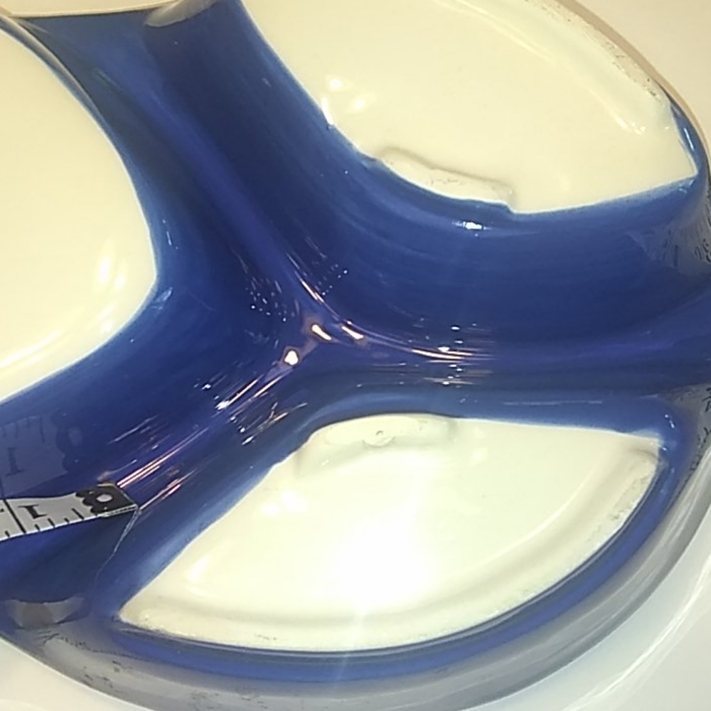Ceramic serving dish. - Picture 9 of 10